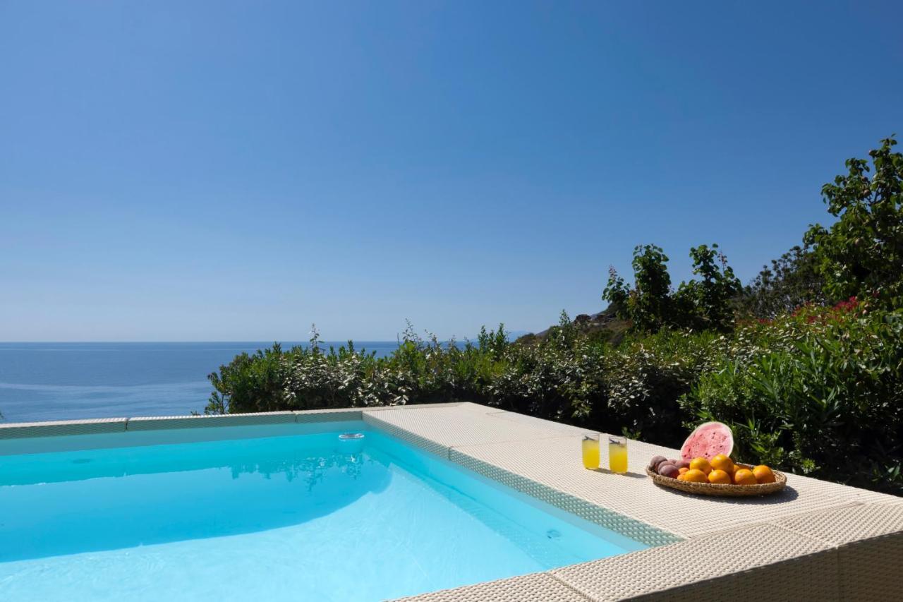 Luxury Villa By The Beach Steniaí Zewnętrze zdjęcie
